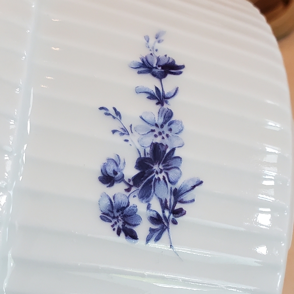 Apilco Vintage Round Soufflé Ramekin Bakeware Dish, 7", White/Blue Floral, EUC - Picture 13 of 16